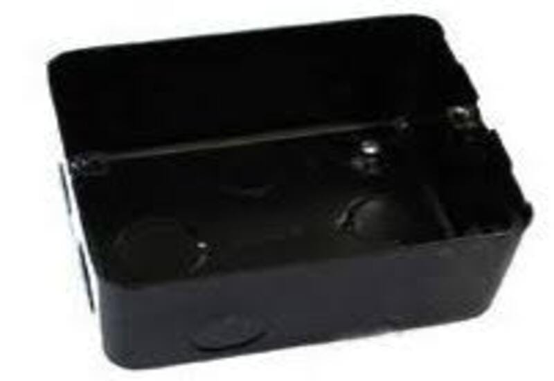 Metal flush-mounting box for installation in concrete floor - 3 modules